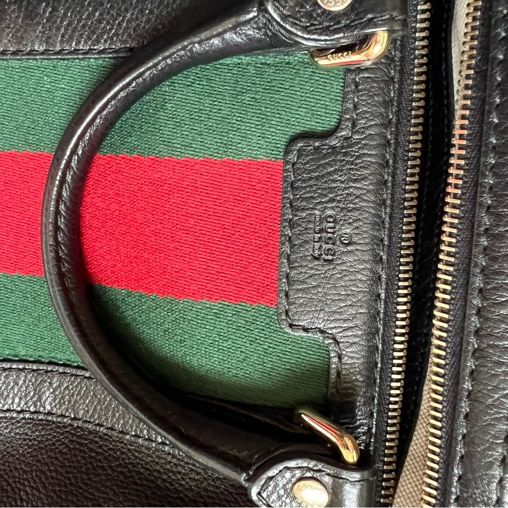Gucci Boston, Preloved, strong perfume smell - Picture 11 of 17